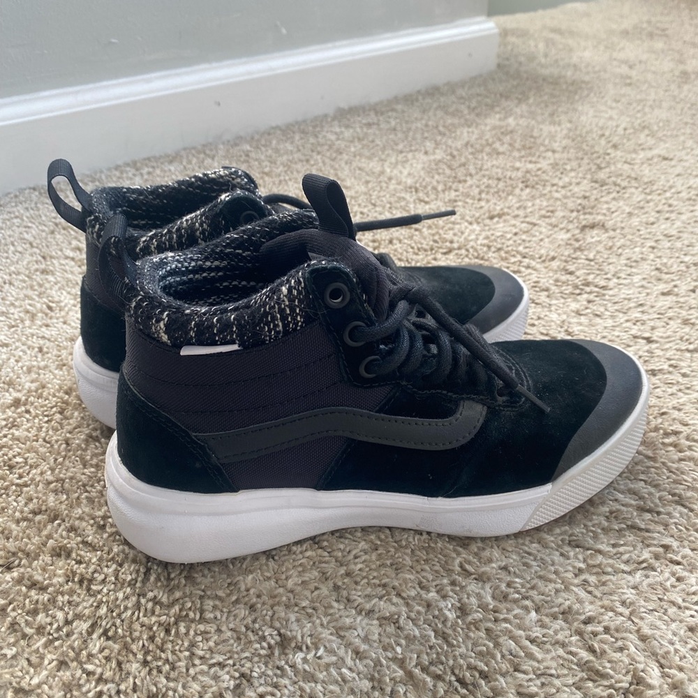 vans black ultrarange